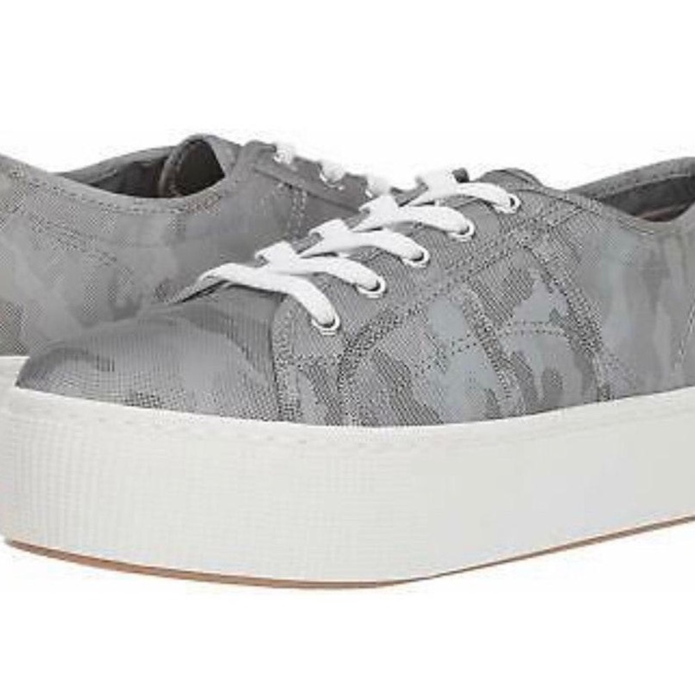 *NWT* Steve Madden Camo Sneakers